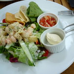 Cafe&Bar Magenta - サラダランチ～バナメイ海老と帆立小柱食感ポテトのレムラード
