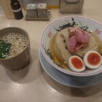 つけめん金龍 - 出来たて着丼の状態です