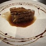 部位ごとに調理法を変える豚肉専門店 グロワグロワ - こちらもテイクアウト・オンラインショップで名物の大人のチャーシュー。バルサミコソースがけでした！