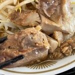 ラーメン もっけだの - 『ラーメンニンニクショウガ野菜マシマシ』の豚