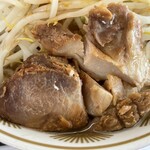 ラーメン もっけだの - 『ラーメンニンニクショウガ野菜マシマシ』の豚