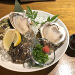 seasonal kitchen うみかじ - 岩手産真牡蠣＆茨城産岩牡蠣