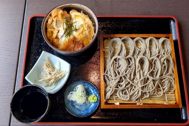 野菜天せいろ大盛を頂きました』by まーさん1号 : へぎ蕎麦 八仙