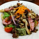 ワイン厨房 テラス ヴィ - キノコとスモーク鴨のサラダ