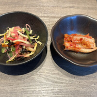 焼肉うしごろ 池袋店 - 極みコース１２０００円。ナムルとキムチ