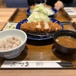 とんかつマ・メゾン - ヒレカツ定食 中  43g増量中