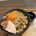 らぁ麺 紫陽花 - 地鶏そぼろの卵かけご飯　