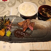 神戸牛 八坐和 阪急三宮店 - 