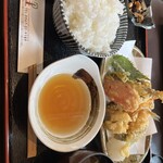 旬菜の味わい がら里 - 特別海鮮天ぷら定食