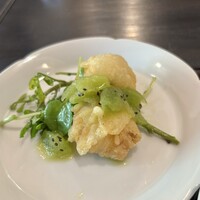 からすみ蕎麦 月と松 - 揚物　穴子とキーウィフルーツ