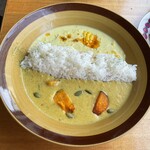 カメイノ食堂 - コーンとかぼちゃのあいがけベジカレー