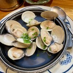 鳥半・魚半 - ハマグリの酒蒸し