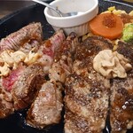 いきなりステーキ - ステーキ断面はこの通り！レアレア～