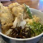 うどん松もと - 迫力あるとり天