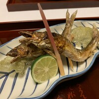 たか田八祥 - 奥は吉田川で手前は和良川の焼き鮎