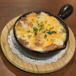 ワインバー バッカス - ゴルゴンゾーラのパングラタン（１，６５０円）２０２４年７月