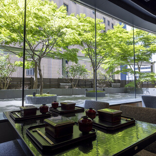 開放感広がるオープンテーブル