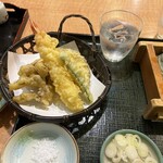 越後へぎそば処 粋や - 大ぶりの5点盛り。