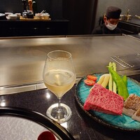 銀座 和牛鉄板焼 USHIGAMI - 乾杯のスパークリング