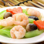 Stir-fried shrimp and celery