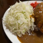 キッチン すみっこ - キャベツはとても瑞々しく、美味しい。ソースとカレーを和えて食べるのも良い。