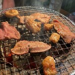 ホルモン焼 小勝 - 