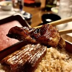 川庄 - 「鰻重」の鰻の断面アップ…