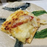 奈良 - 板麩のチーズ焼き、取り分けました！