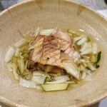 奈良 - サーモンと茄子の酢の物