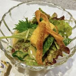 奈良 - 穴子と茶蕎麦のサラダ