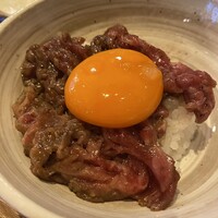 炭火焼肉ホルモン うしごろ 中目黒店 - とろけるロース