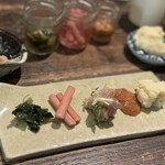 ひまり屋 GALERA - 葉わさび　はすの梅酢漬け　なめろう
　　　　　　　　　　まぐろ酒盗　燻製ポテトサラダ