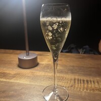 ロウリーズ・ザ・プライムリブ 恵比寿ガーデンプレイス店 - 予約時間までBARで待ちました。