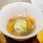 エクアトゥール - 黒鮑と枝豆、大和芋の真薯 木耳とじゅん菜の和風餡掛け、 北海道生雲丹