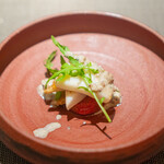 エクアトゥール - トリッパとヤリイカ 稚鮎のソース 下にセミドライトマト
