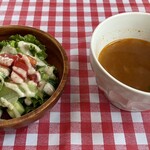 リストランテ クロ - サラダとコンソメスープ。他に選べるドリンク。