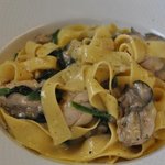 TRATTORIA Ca del TOMO - 自家製麺のタリアテッレ　ほうれん草と牡蠣