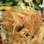 上海餐室 - 焼きそばは麺が部分的に焦げていてうまい