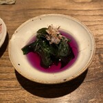 しおて - お通し（金時草のお浸し）