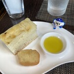 リストランテ プレーゴ - このピザ生地の揚げパンと、フォッカチャも美味い