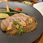 門前洋食 藤屋 - 信州米豚のソテー りんごとあめ色玉ねぎの門前ソース