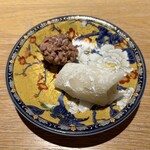 現代里山料理 ZEN HOUSE - ＜一の段＞桃クランチ、桃大福