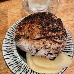 秋元屋 - 漬けものだけで飲める！注文が入ってから握っておられますよ焼きおにぎり