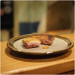 根津 焼鳥 照隅 - 鶏モモ肉