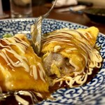 どぜう・四季料理 やぶや - 中には豚肉がたっぷり！
      薄焼き玉子もシルキーな柔らかさ(*´ω`*)♡
