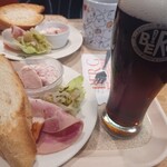 BERG - ジャーマンブランチ@957円、生ビール ハーフ&ハーフ