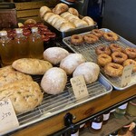 BARU 竹末 - ゴルゴンゾーラと林檎のパン、フォカッチャ。