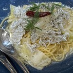 ビストロ スミモト KOBE - 食が進みまくる、シラスのペペロンチーノ