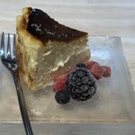 ビストロ スミモト KOBE - これは必須、バスクチーズケーキ