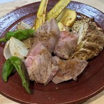 ビストロ スミモト KOBE - 豚肩肉のグリル、大村農園の宝箱のコラボ